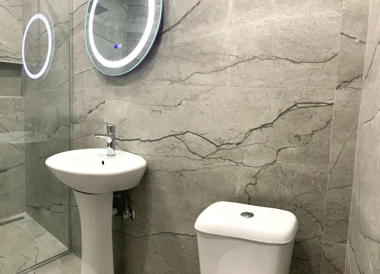 Mateo Hostel Himare 0*,  Albania